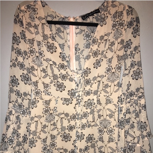 For Love & Lemons Pia Bell Sleeve Romper in floral print - Picture 3 of 5